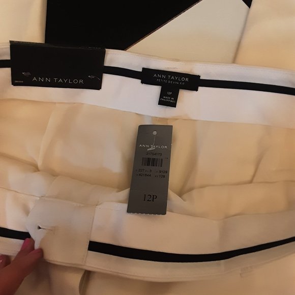 Ann Taylor 12P cream pant Devin fit trouser leg - Picture 2 of 3